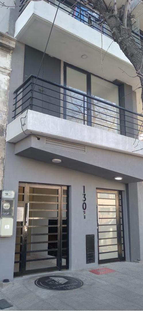 Hipolito Yrigoyen 1301 , Piso 2