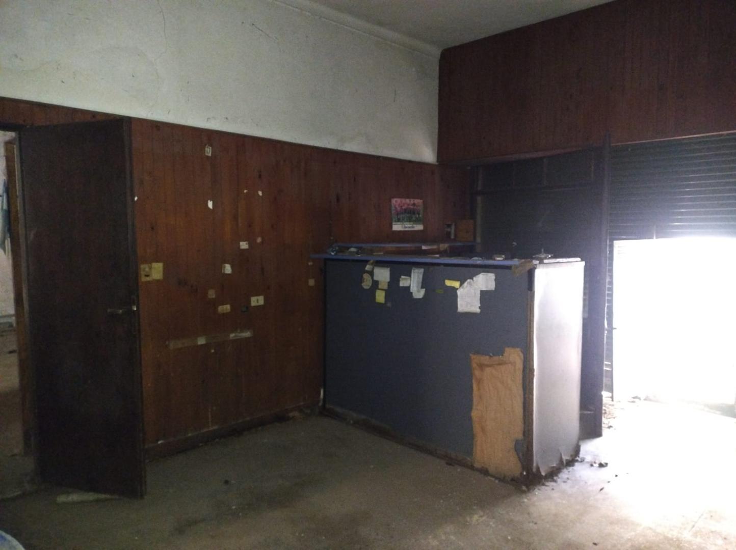 DOS LOCALES  PARA REFACCIONAR