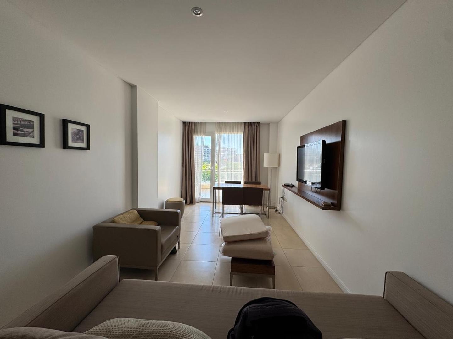 Av Del Puerto 200, Piso 1