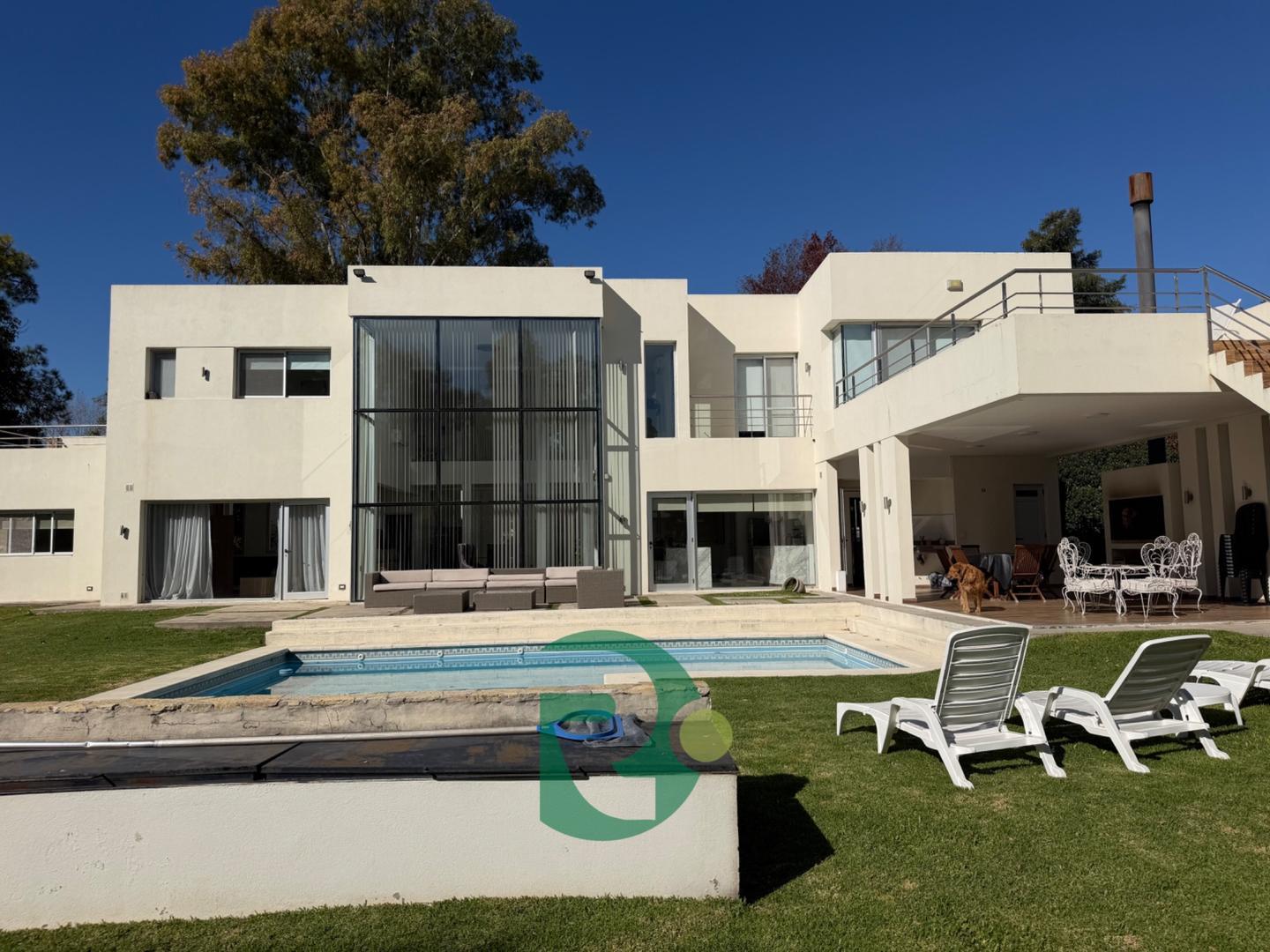 Casa en Alquiler de 4 dormitorios