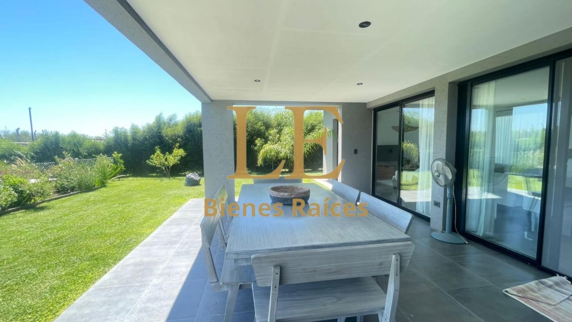 Casa en Venta con 5 cocheras