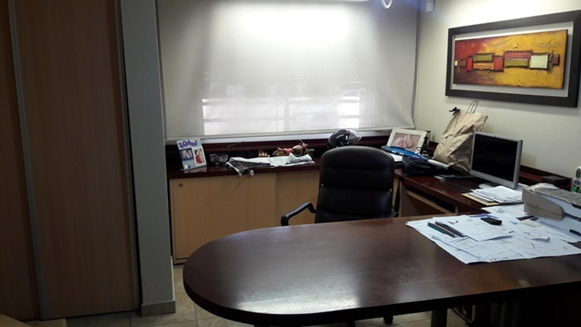 Santiago 200, Piso PB