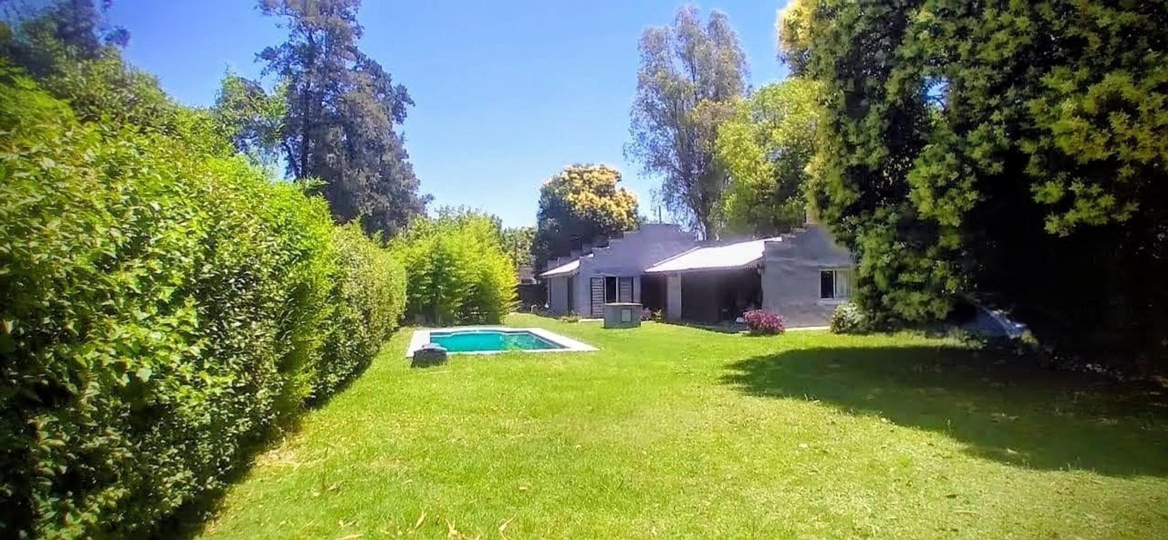 VENTA CASA QUINTA PISCINA, QUINCHO, PARQUE  LA REJA