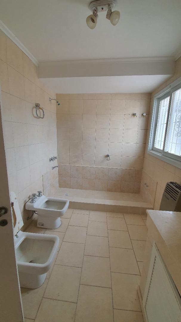 Italia 139 , Piso pb