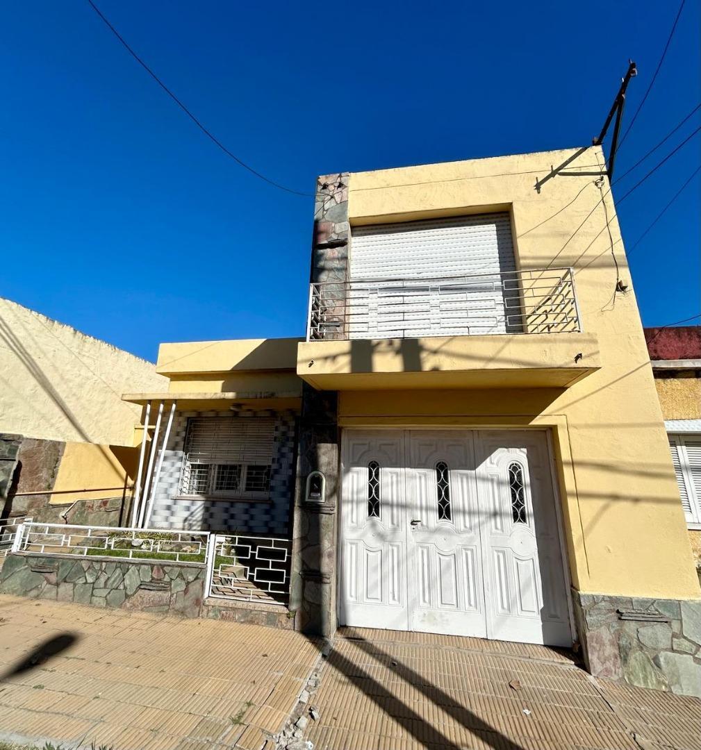 Casa de 3 dormitorios con excelente lote