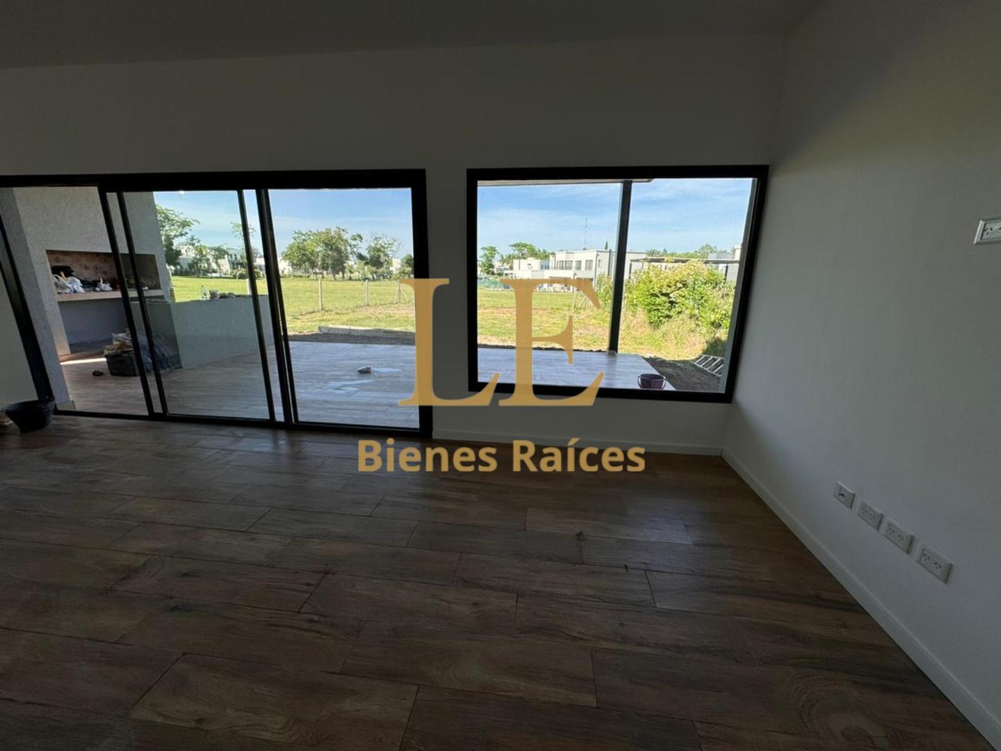 Casa en Venta en Pilar del Este - Santa Lucia, USD 200.000