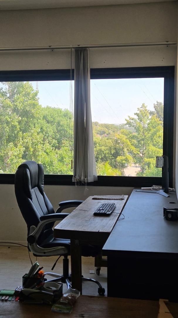 Impecable oficina de 30 m2 con vista abierta