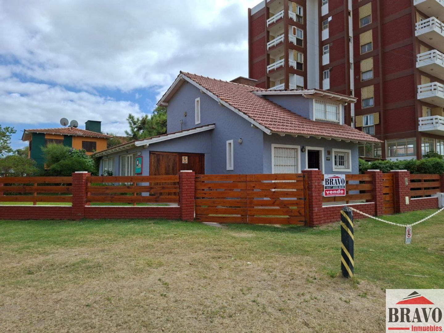 Avenida 1 y esq. Paseo 137 100