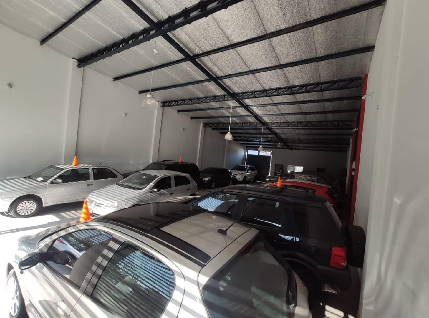 Galpon en Venta en Villa Luzuriaga, USD 240.000