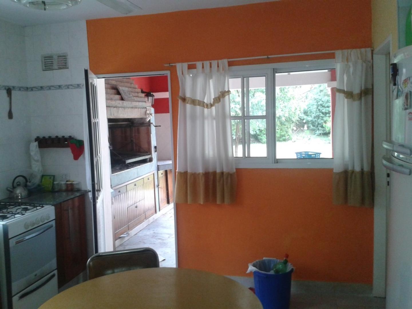 Casa 4 ambientes con 3 baños