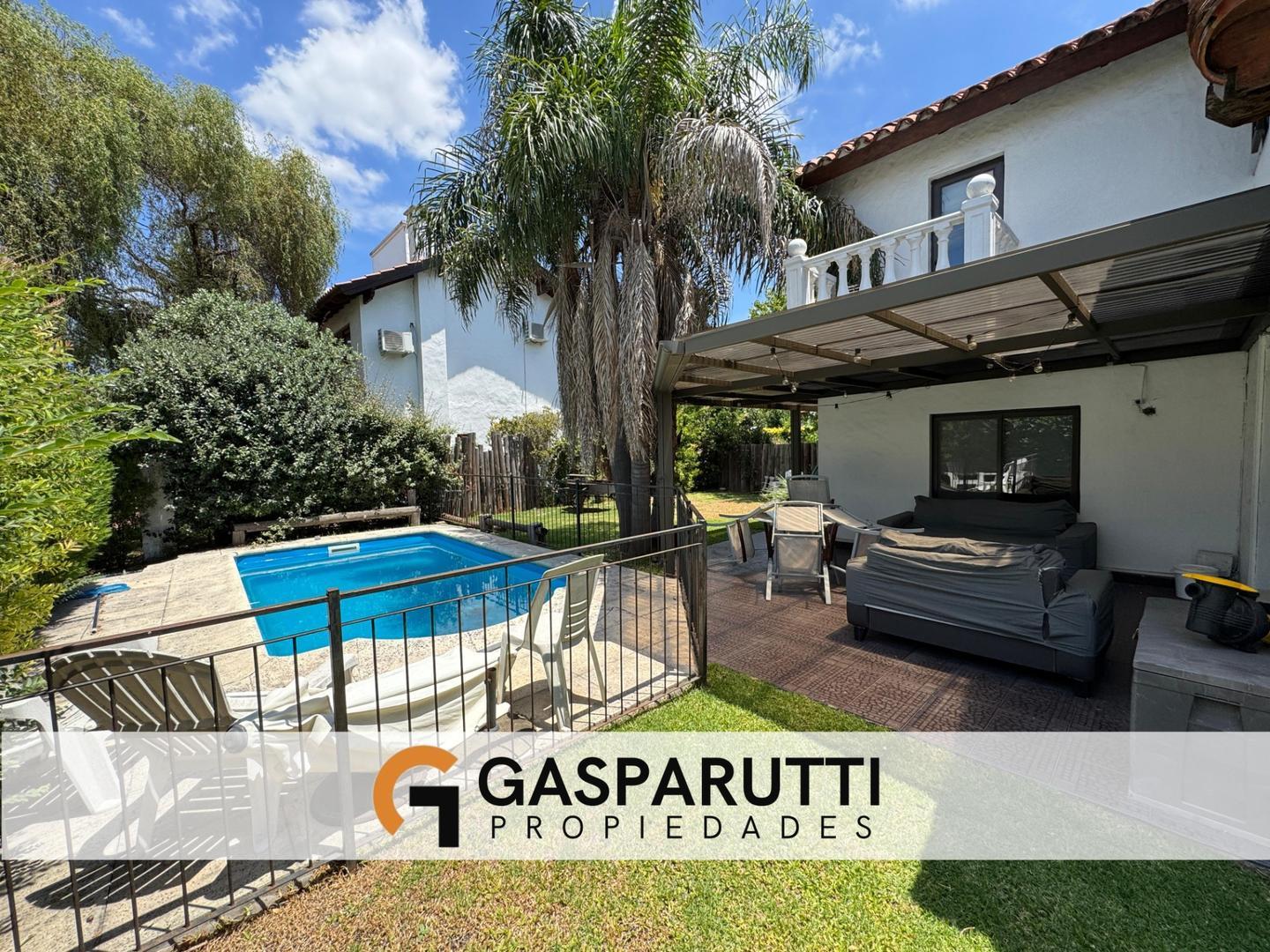 Casa en Venta con 2 cocheras