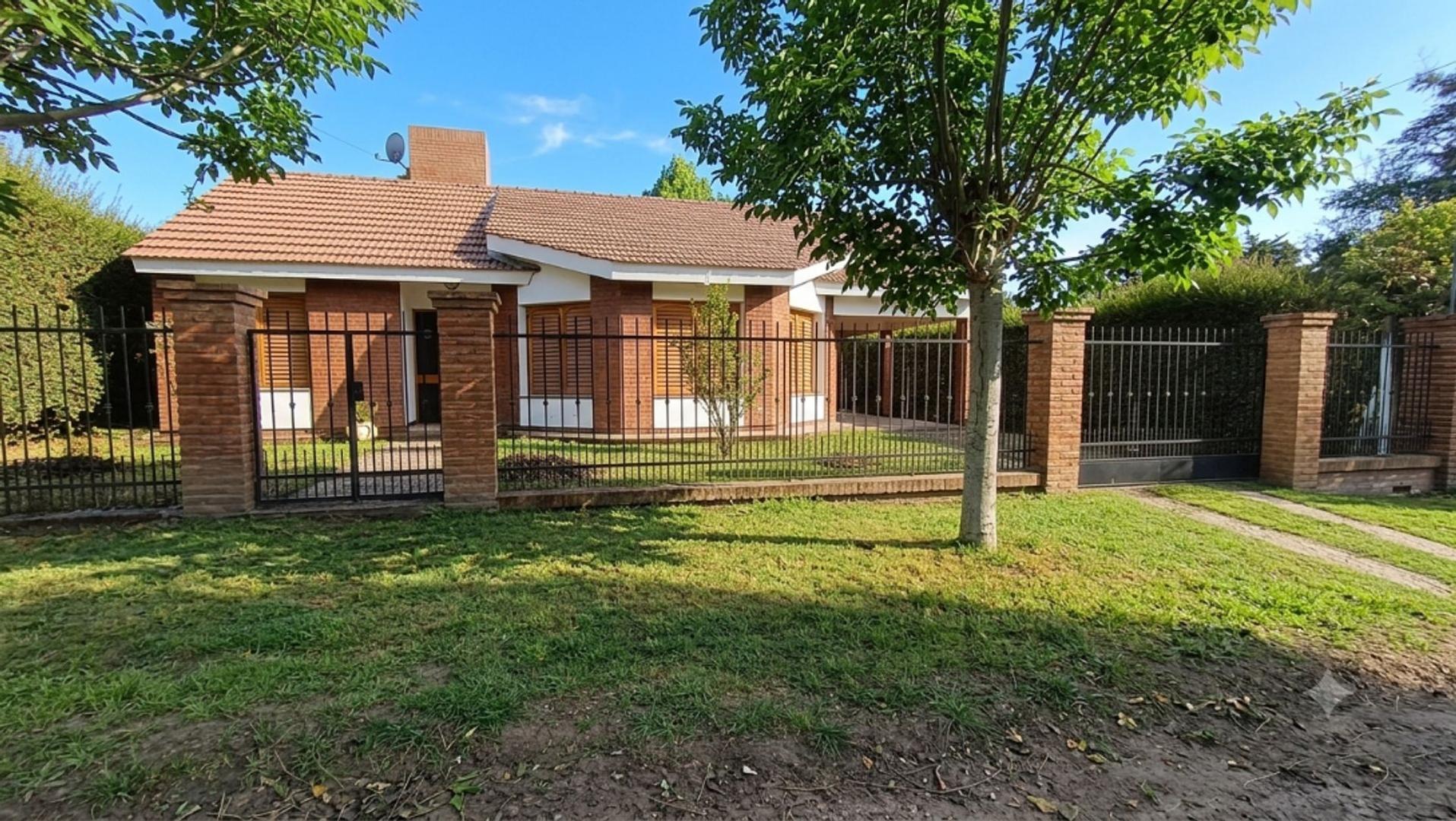 VENTA CASA SAN ANTONIO 3 DORMITORIOS PILETA COCHER