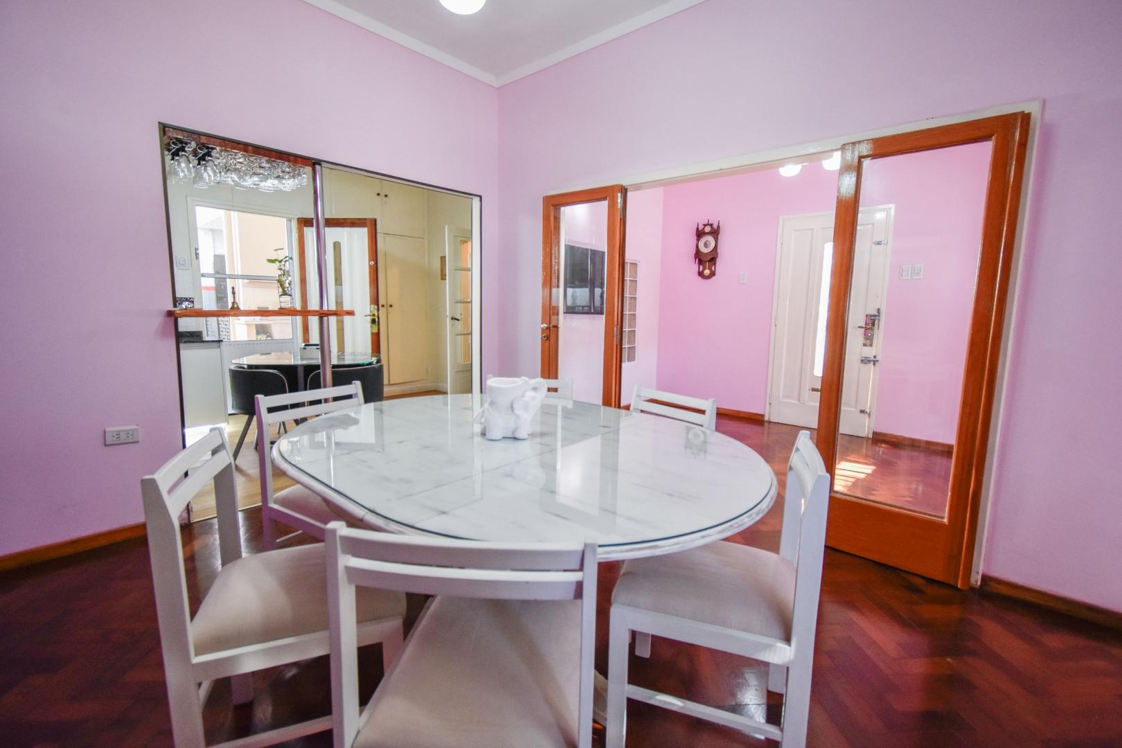 Casa 5 ambientes con 3 baños