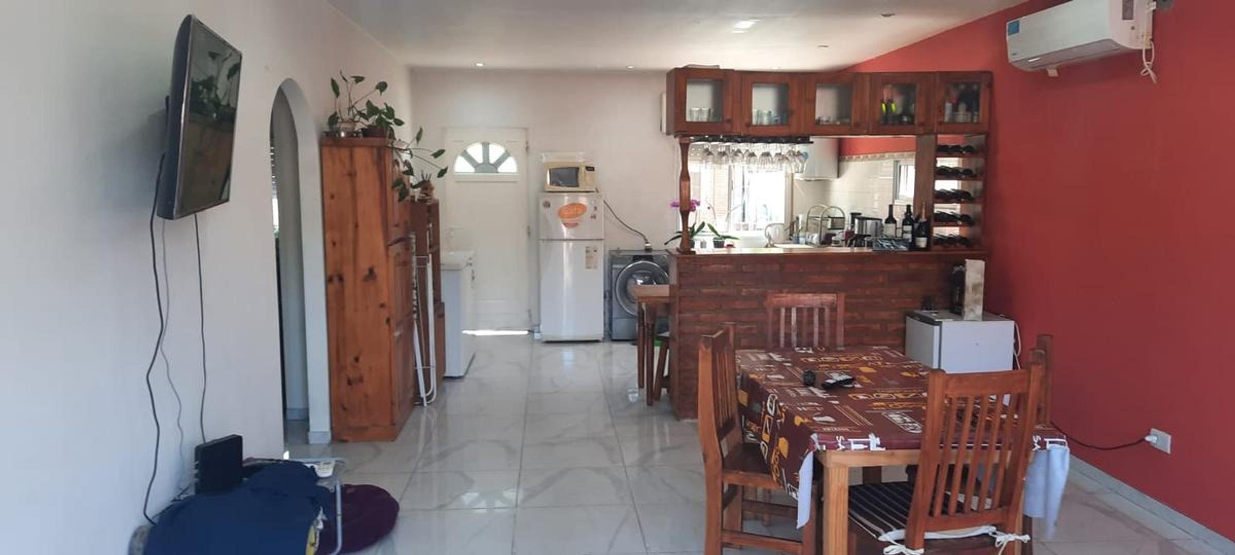 Casa 3 ambientes con 2 baños