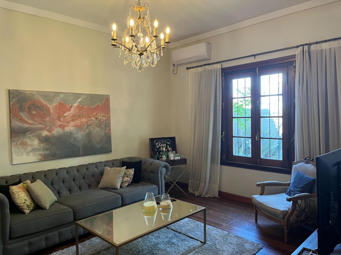 Casa en Venta en Adrogue, USD 500.000