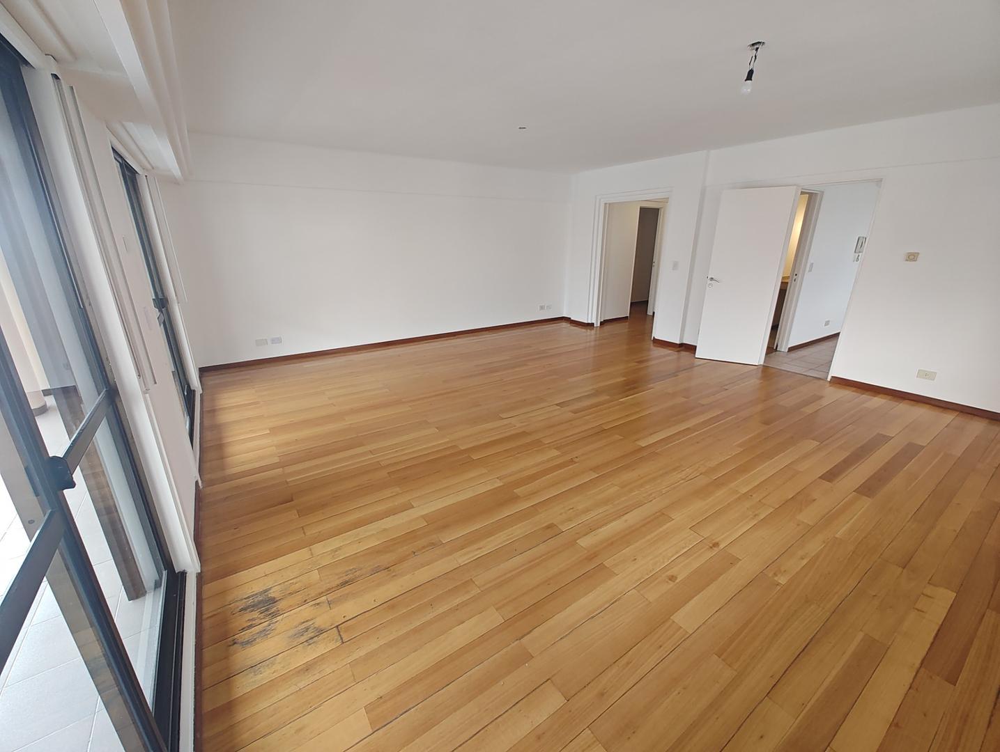 Departamento en Alquiler con 2 cocheras