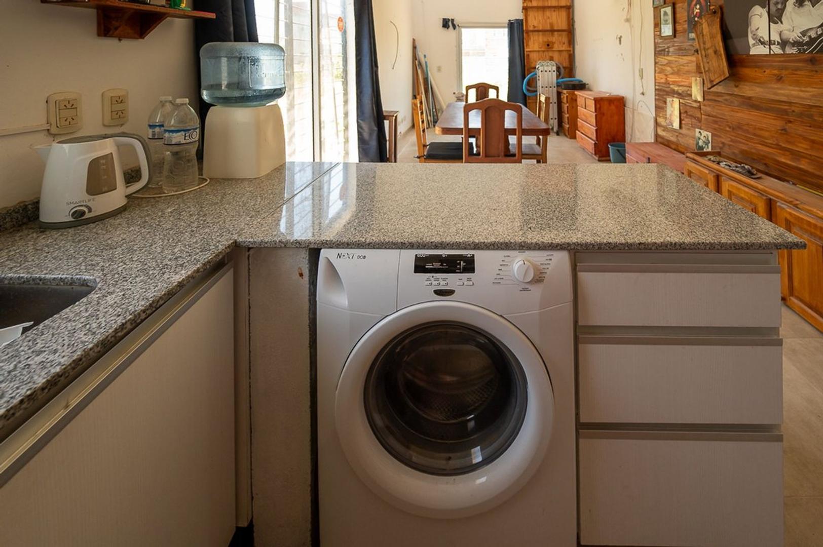 CASA EN VENTA ROLDAN 1 DOMRITORIO PILETA PERMUTA