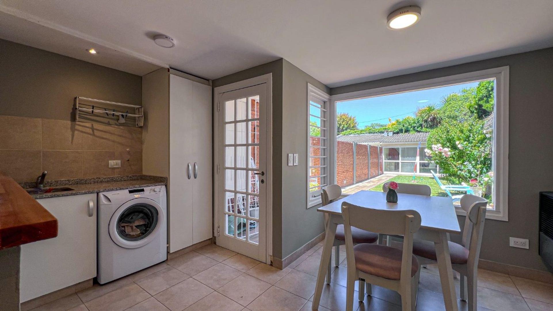CASA DUPLEX 3 AMB VENTA SAN CARLOS CON PARQUE
