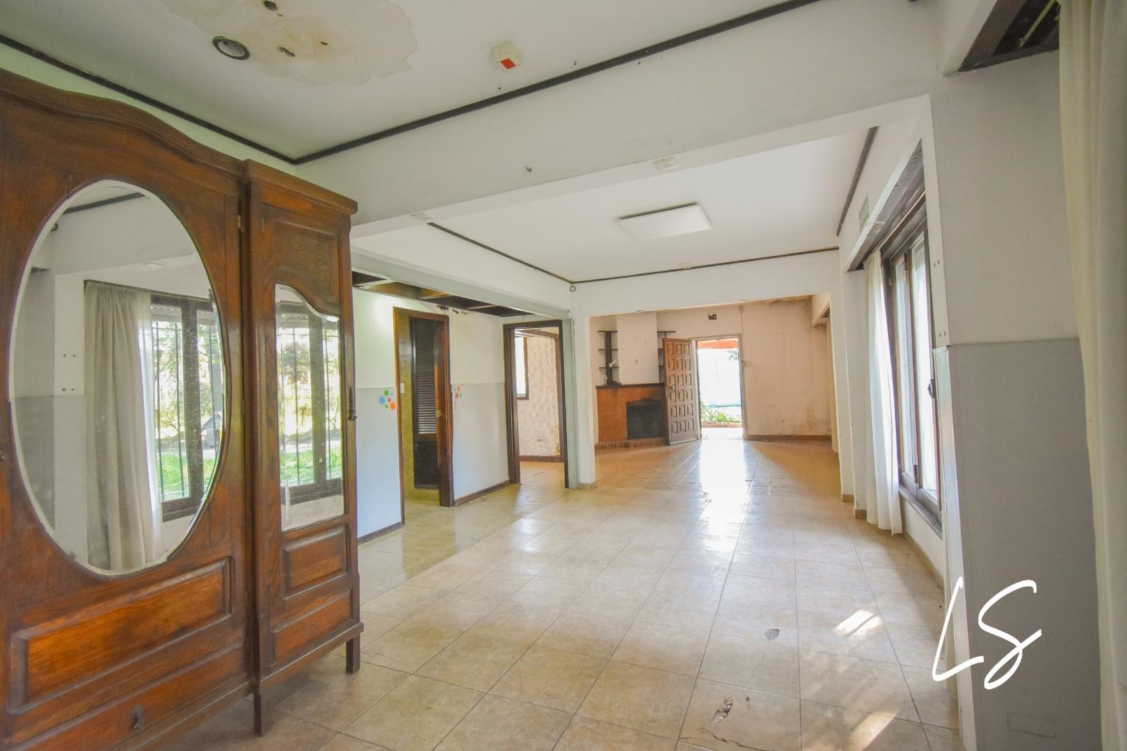 Casa 2 ambientes con 4 baños