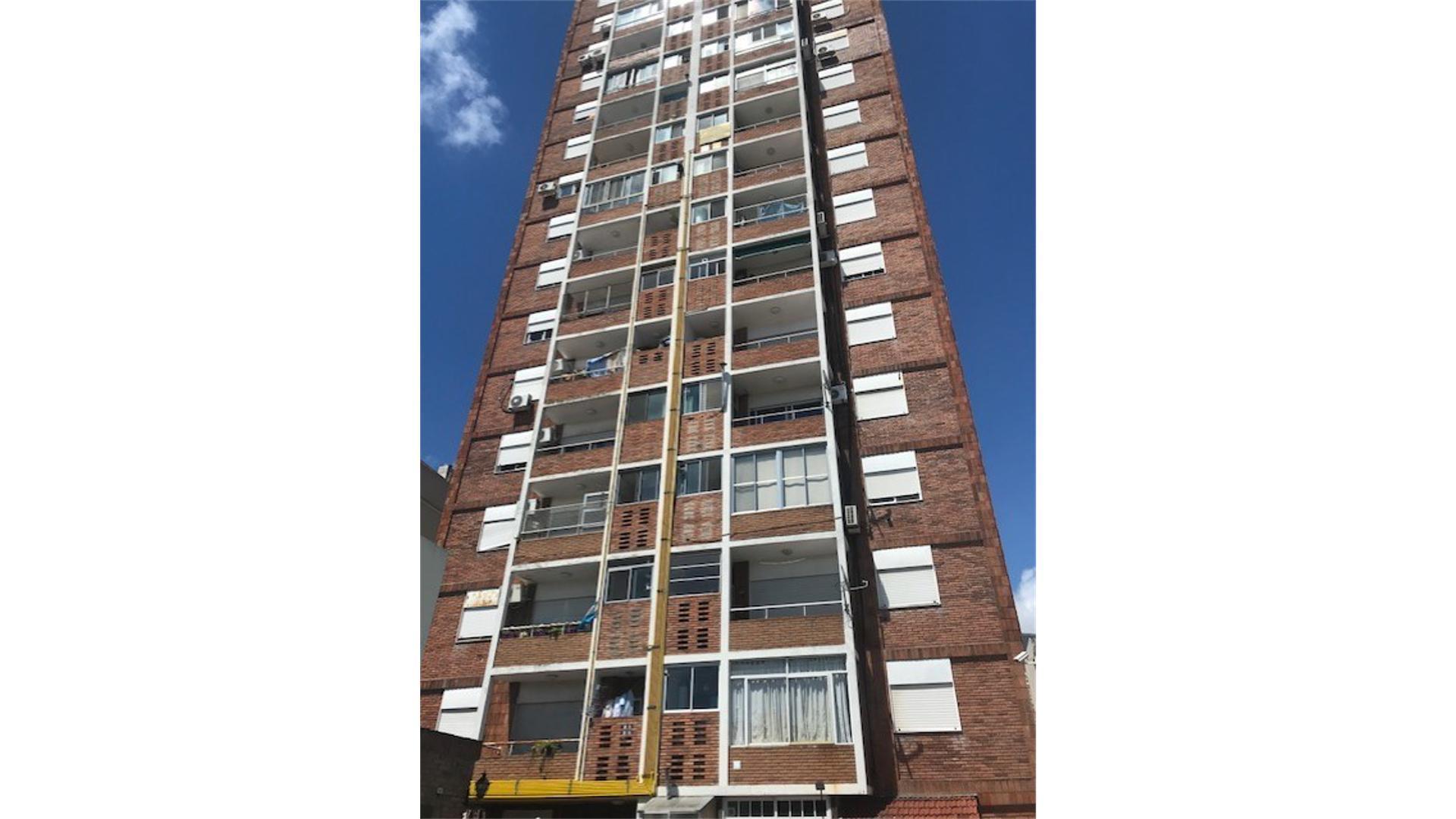 DEPARTAMENTO 2 AMBIENTES WILDE SOBRE AVDA. MITRE EXCELENTE E