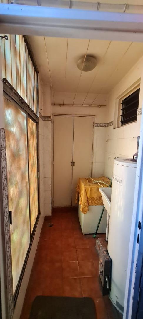 Departamento de 3 ambientes en complejo cerrado.