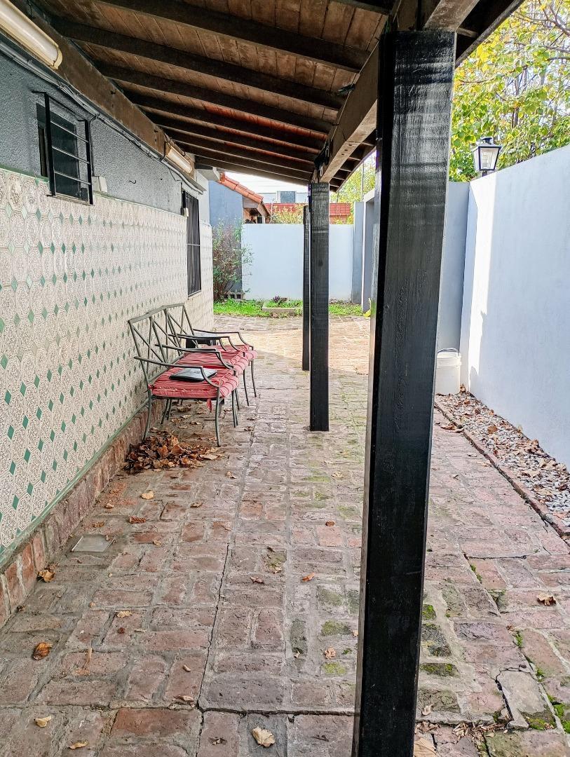 CASA 3 AMBIENTES CON DEPENDENCIAS SOBRE LOTE PROPIO