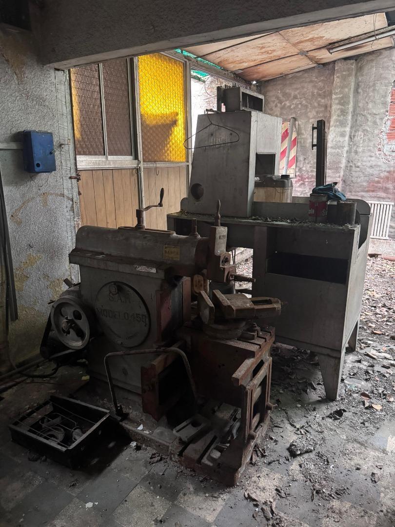 Galpón 2.300m2 - Salidas a dos calles - EX FRIGORIFICO