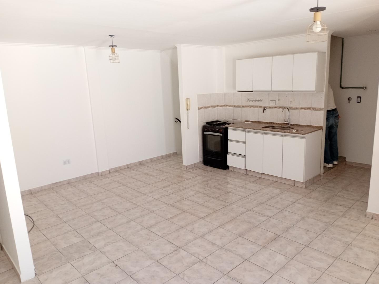 Wenceslao De Tata 5300, Piso 1