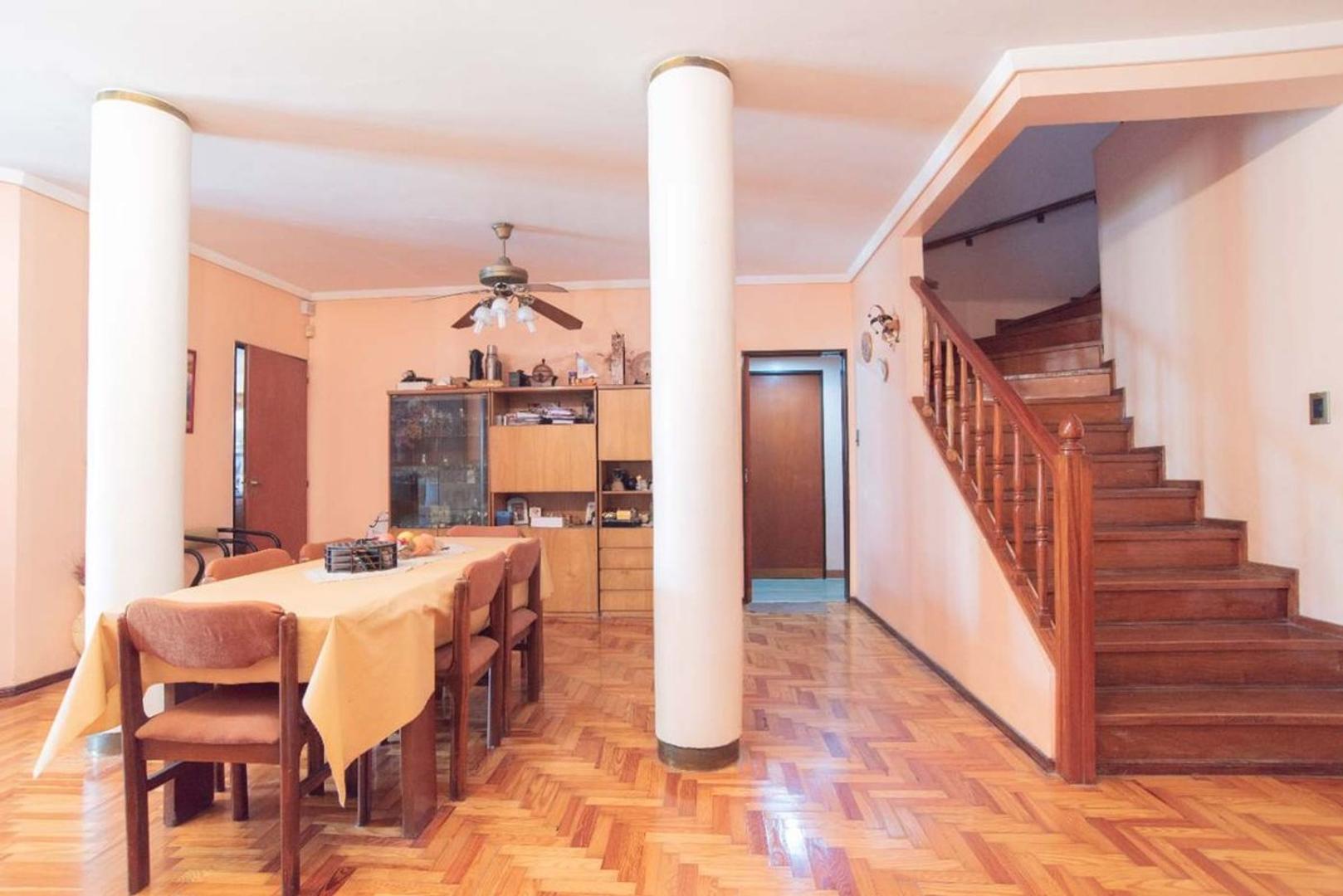 VENTA CASA 5 AMB VELEZ SARFIELD PILETA QUINCHO