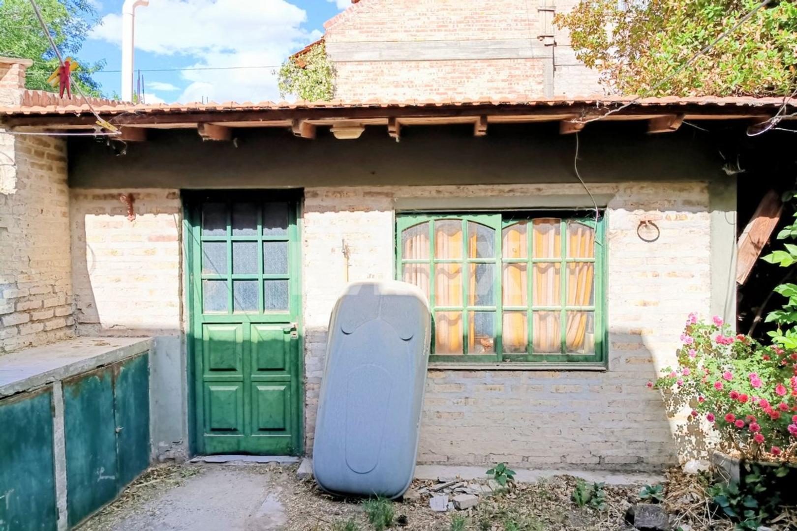 Casa 3 ambientes con 1 baño