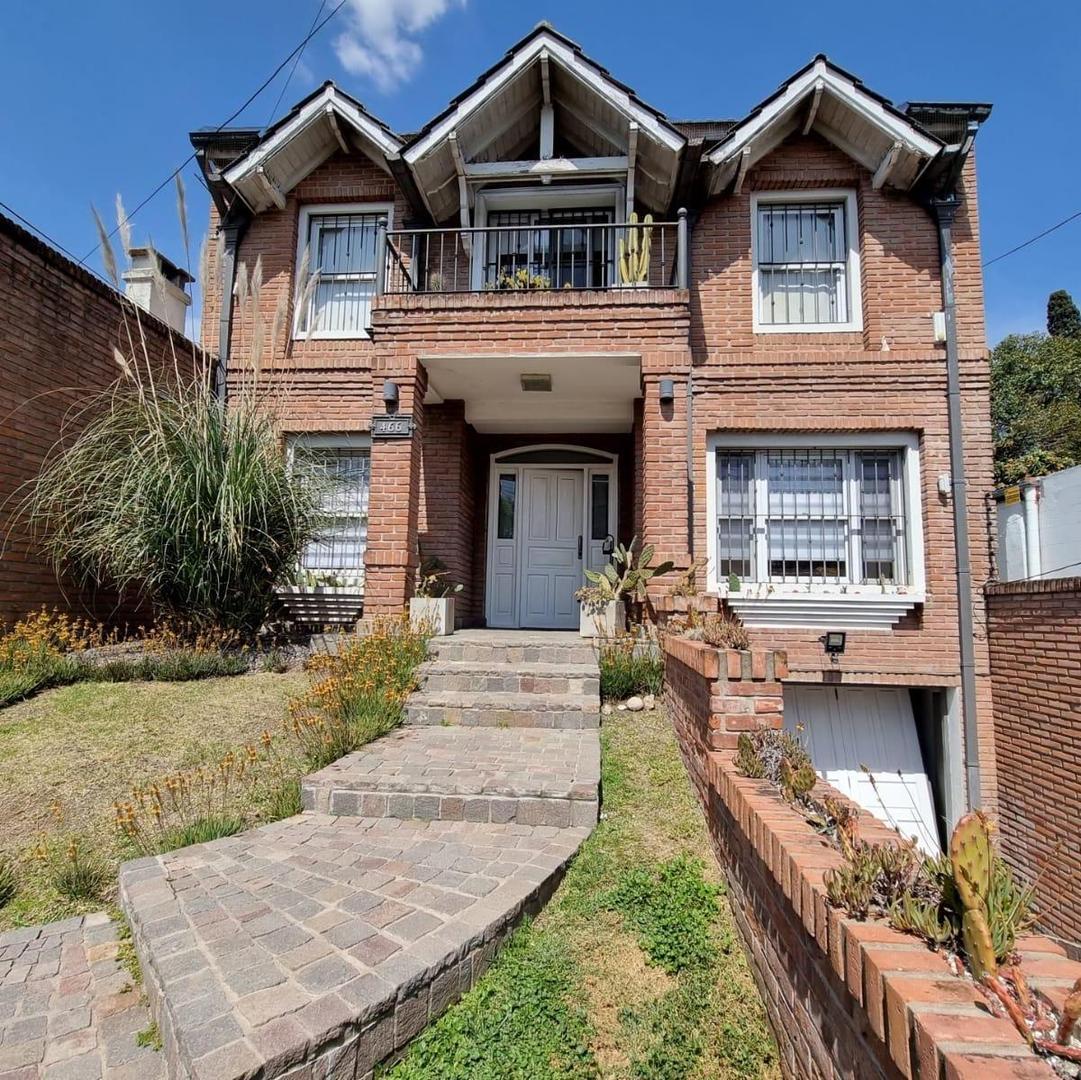 Chalet de 5 ambientes- Ituzaingó Norte