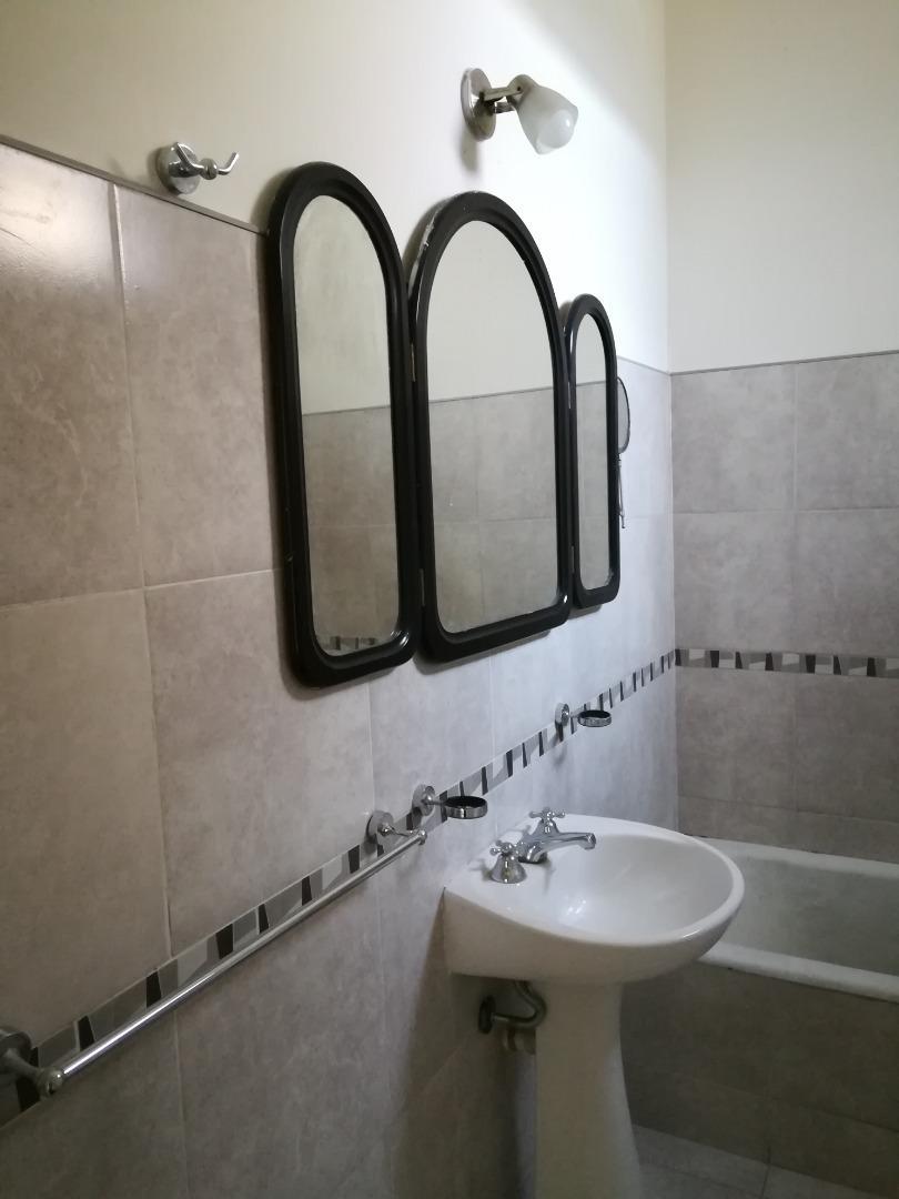 VENTA. Casa PA de 2 dormitorios con terraza exclusiva.