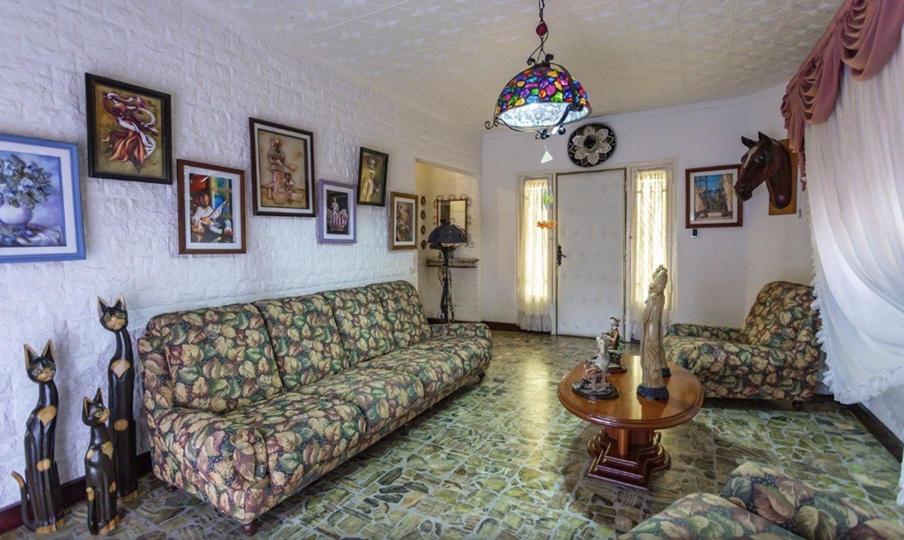 Casa en Venta con 1 cochera