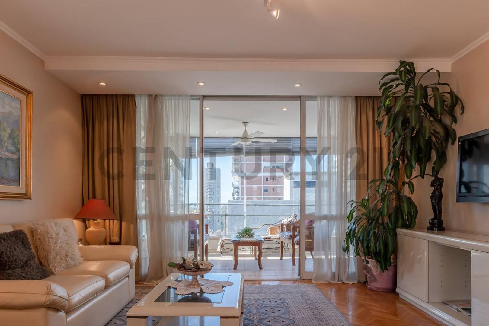 Piso 210m2 en Belgrano c/cochera -FInancia Permuta