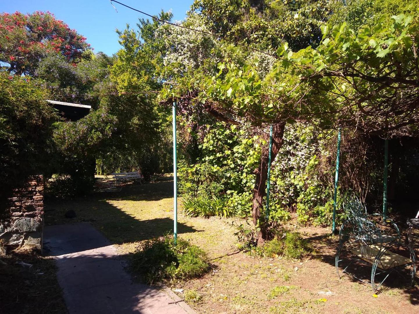 Venta | Casa | 2 Dormitorios | Gran lote | Capitán Bermúdez | Barrio Centro