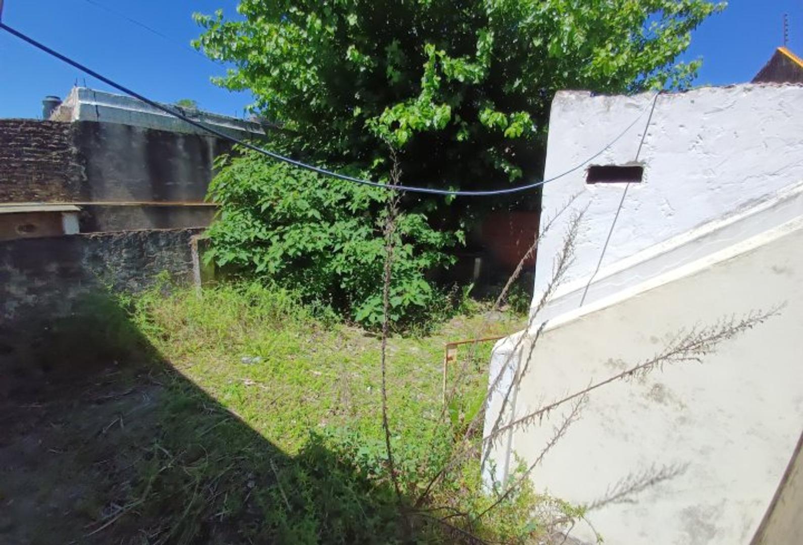 Venta ! Casa a Reciclar con Departamento – Ideal Inversor / Constructor – San Justo, Barrio San...