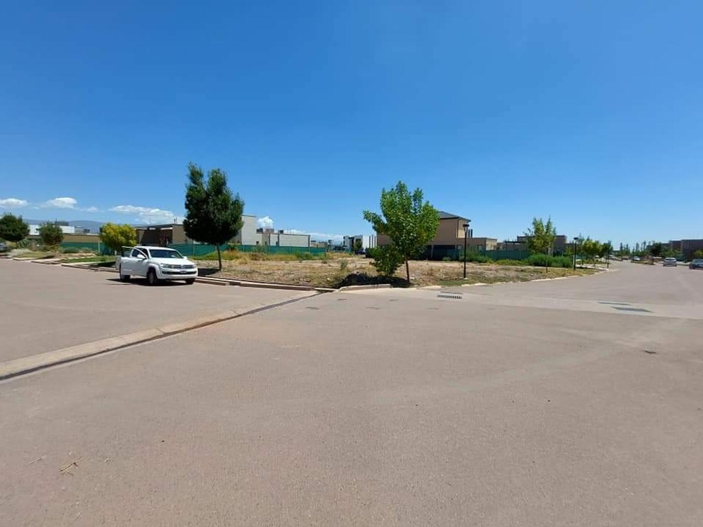 VENTA DE LOTE EN BARRIO LAR DE BOEDO- EXCELENTE UBICACIÓN