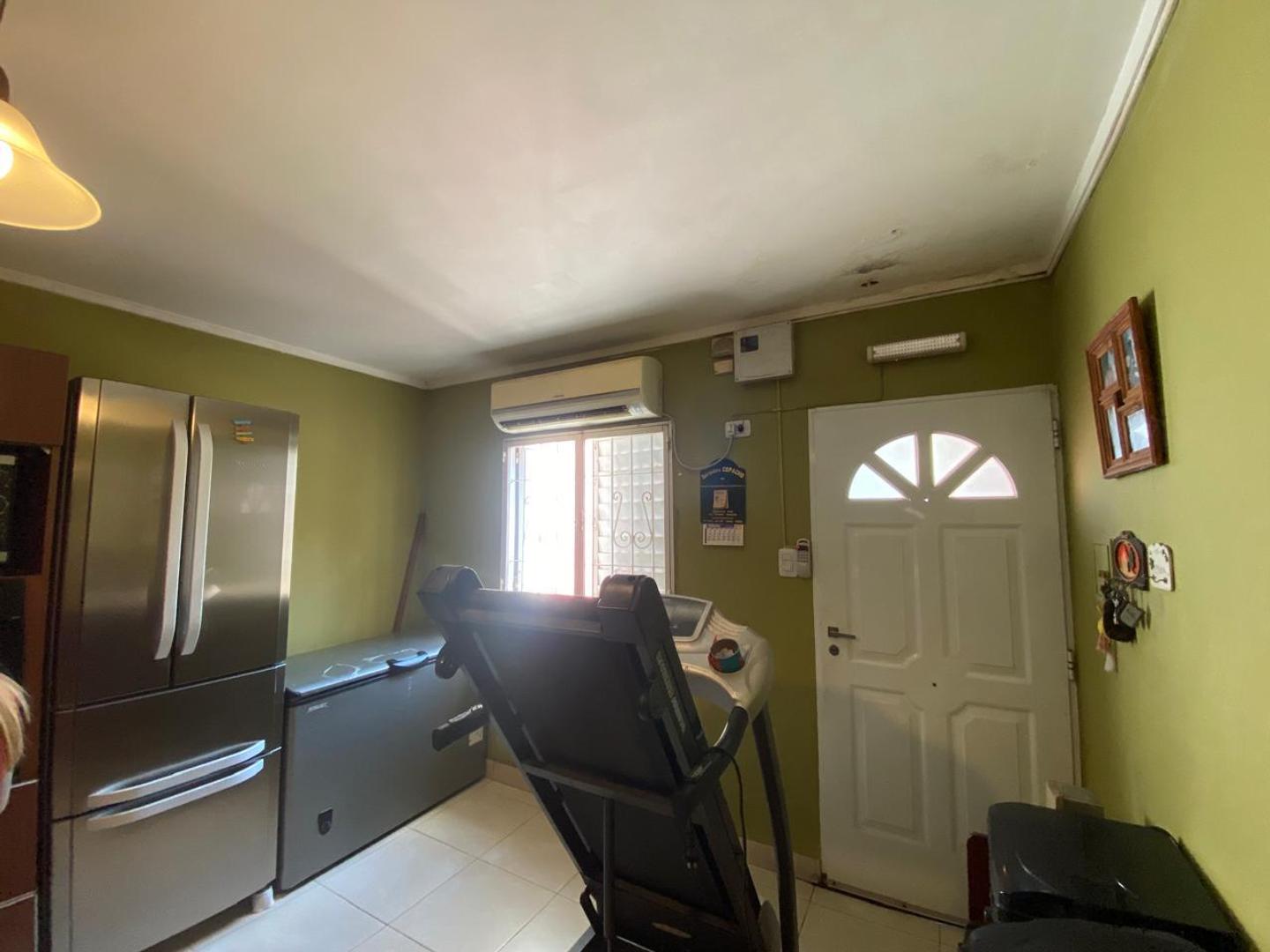 Casa 3 Dormitorios con Piscina - Combatientes de Malvinas 5070