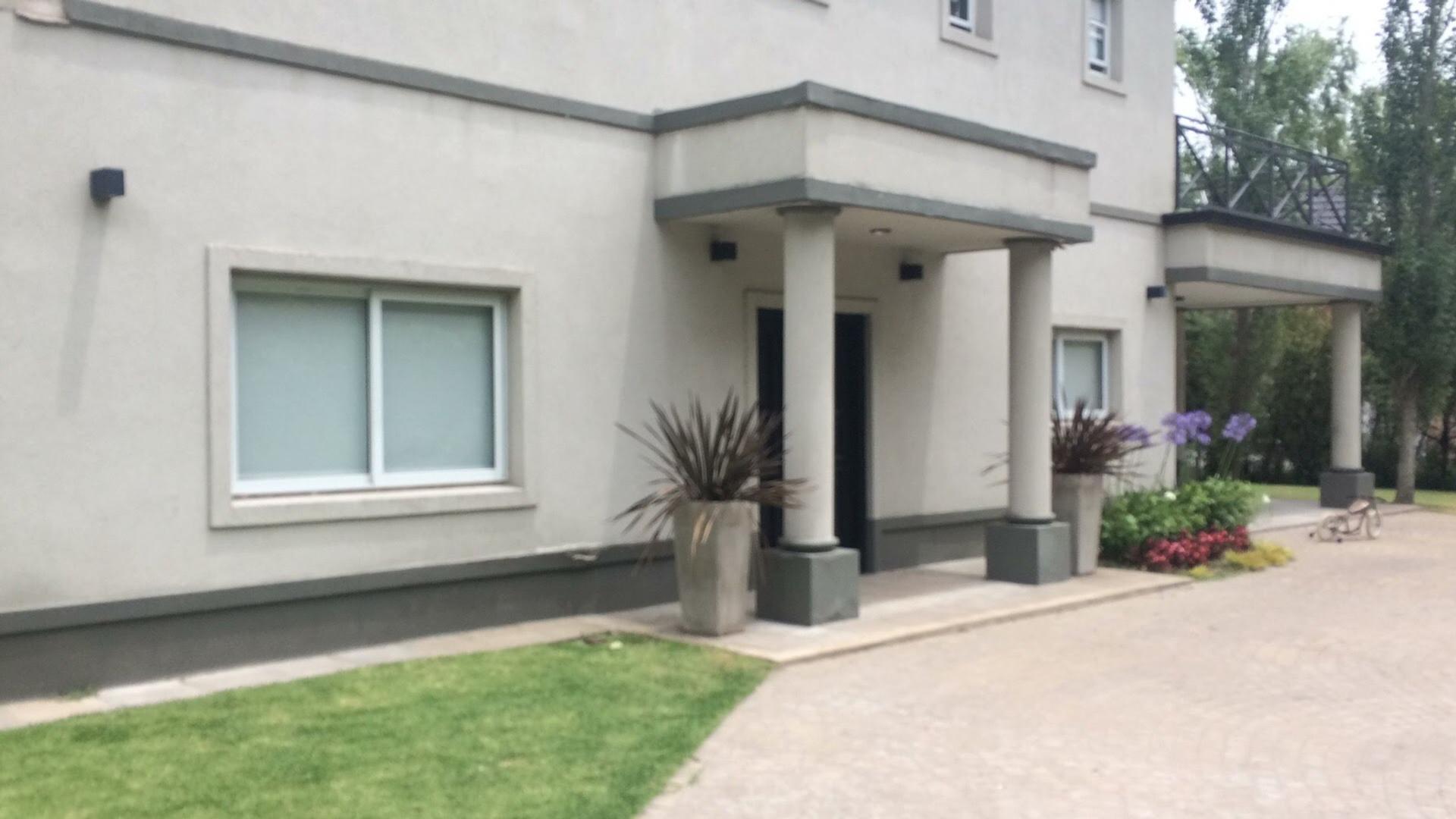 Casa en Venta en Solar Del Bosque, USD 470.000