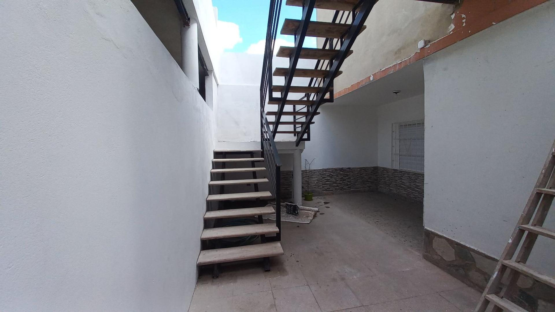 Casa en Alquiler en Jose Leon Suarez, $ 850.000