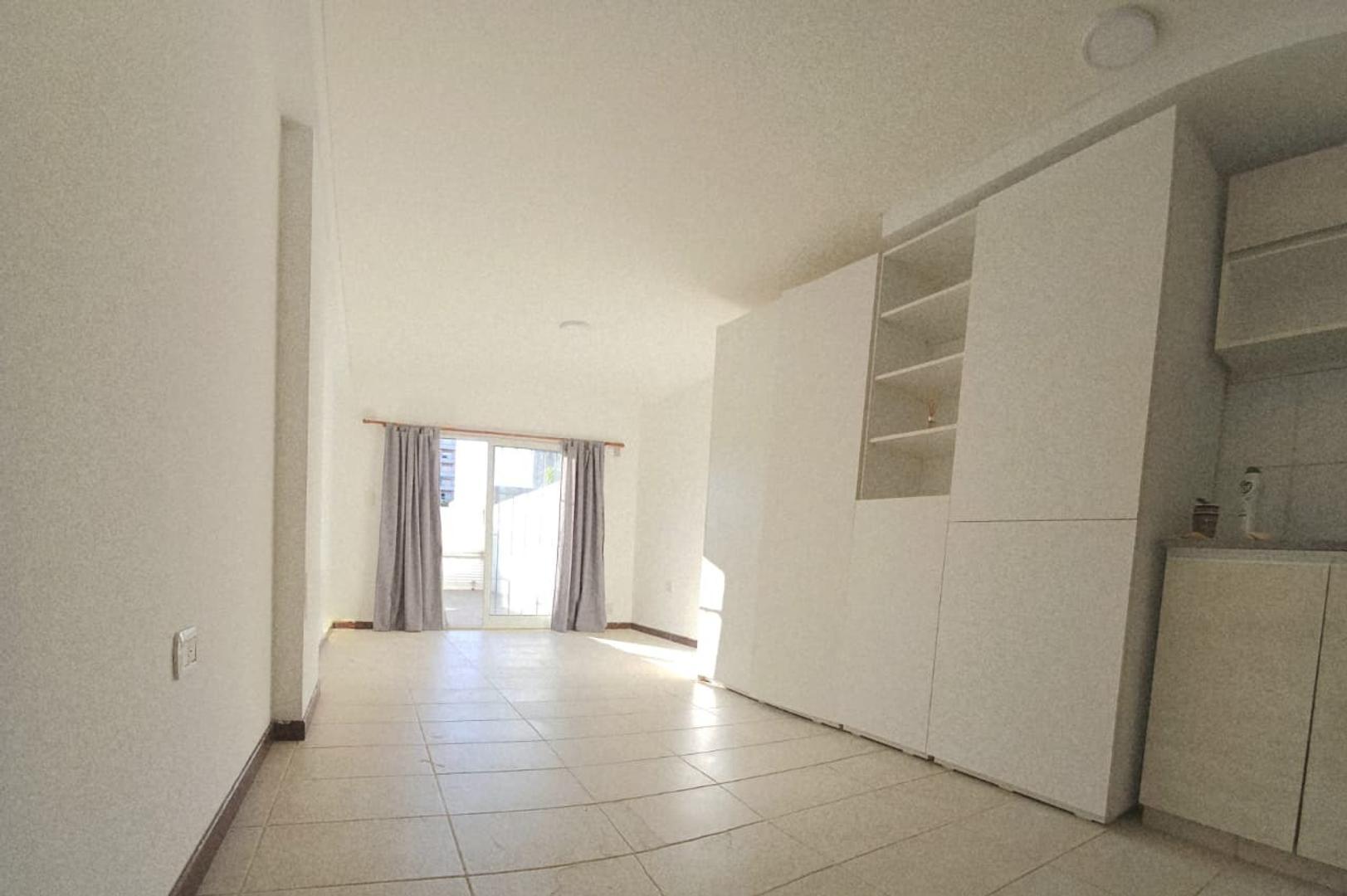 Corrientes 2200, Piso 1