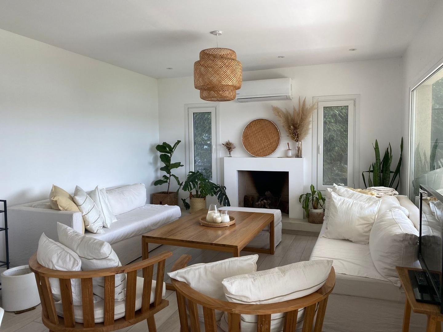 Casa en Alquiler en El Canton, USD 2.500