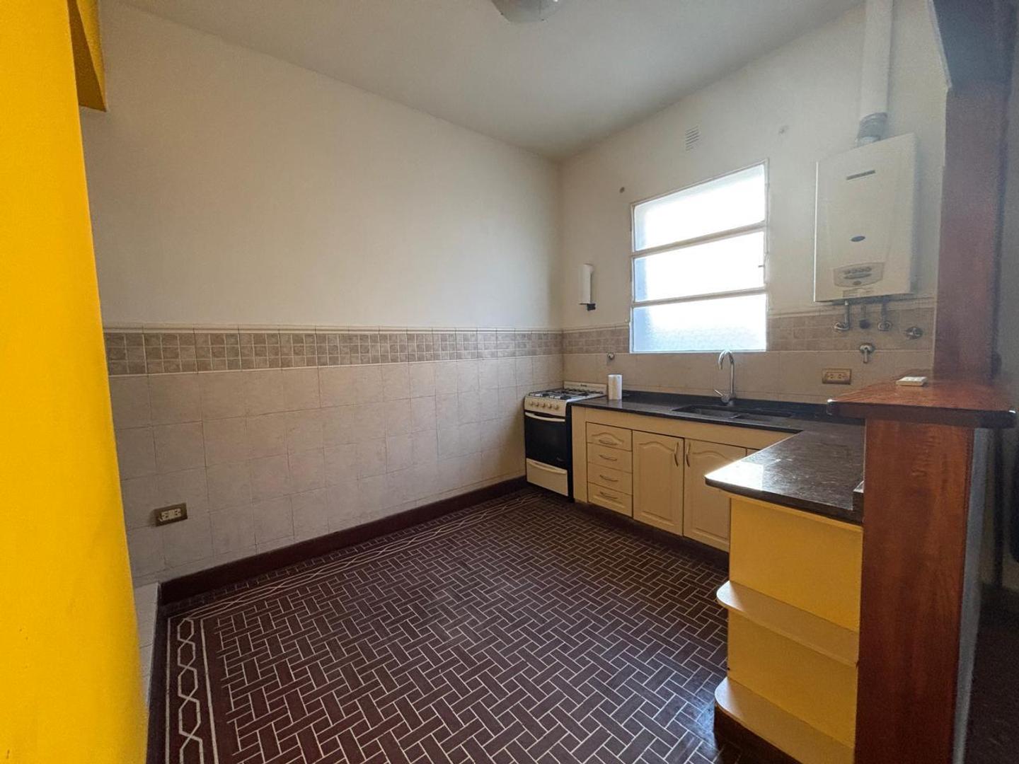 Depto Tipo Casa en Venta en Versalles, USD 113.000