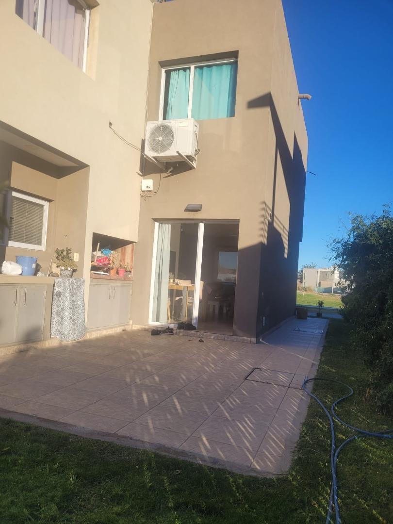 Dúplex En Venta Barrio La Peregrina - Apta Crédito