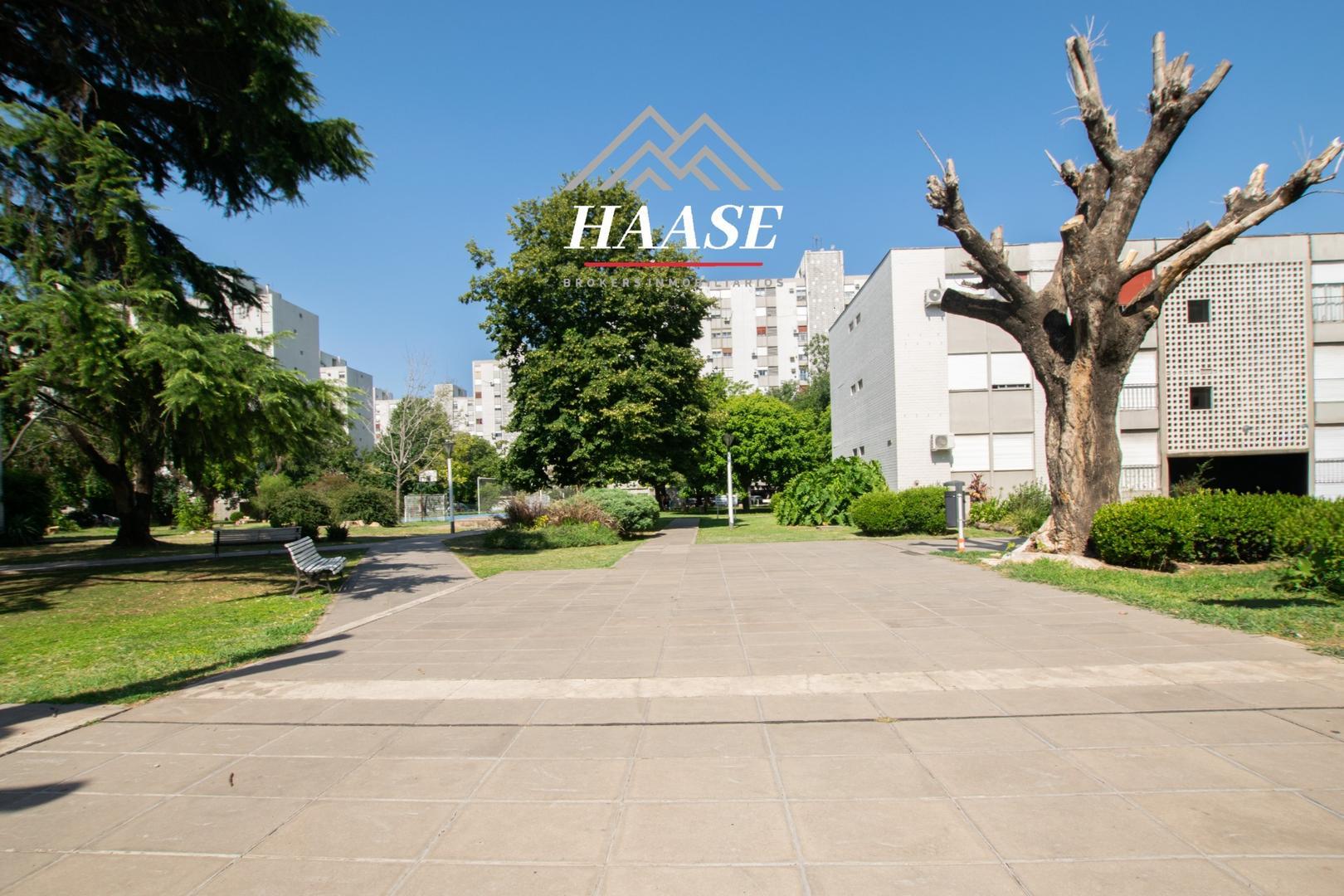 Fondo De La Legua 2400, Piso 1