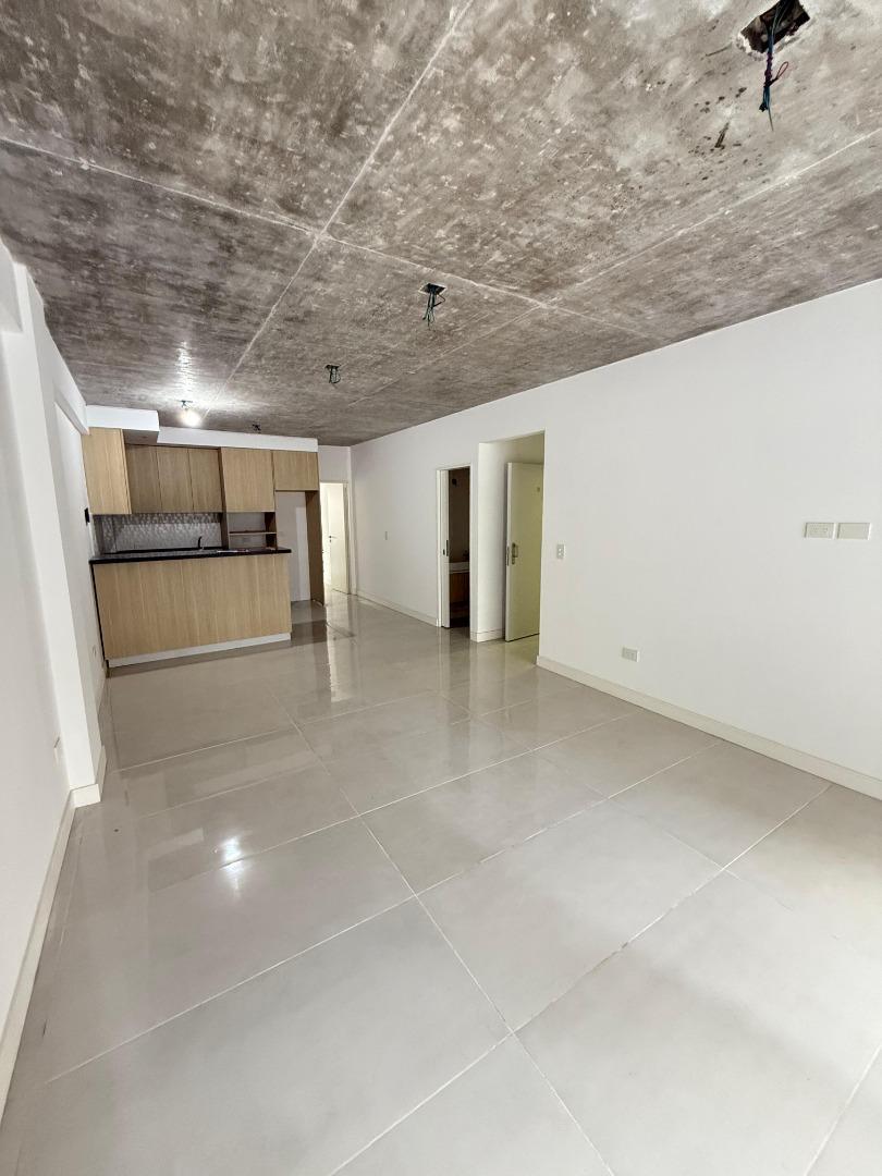 Juan Carlos Cruz 1800, Piso 3