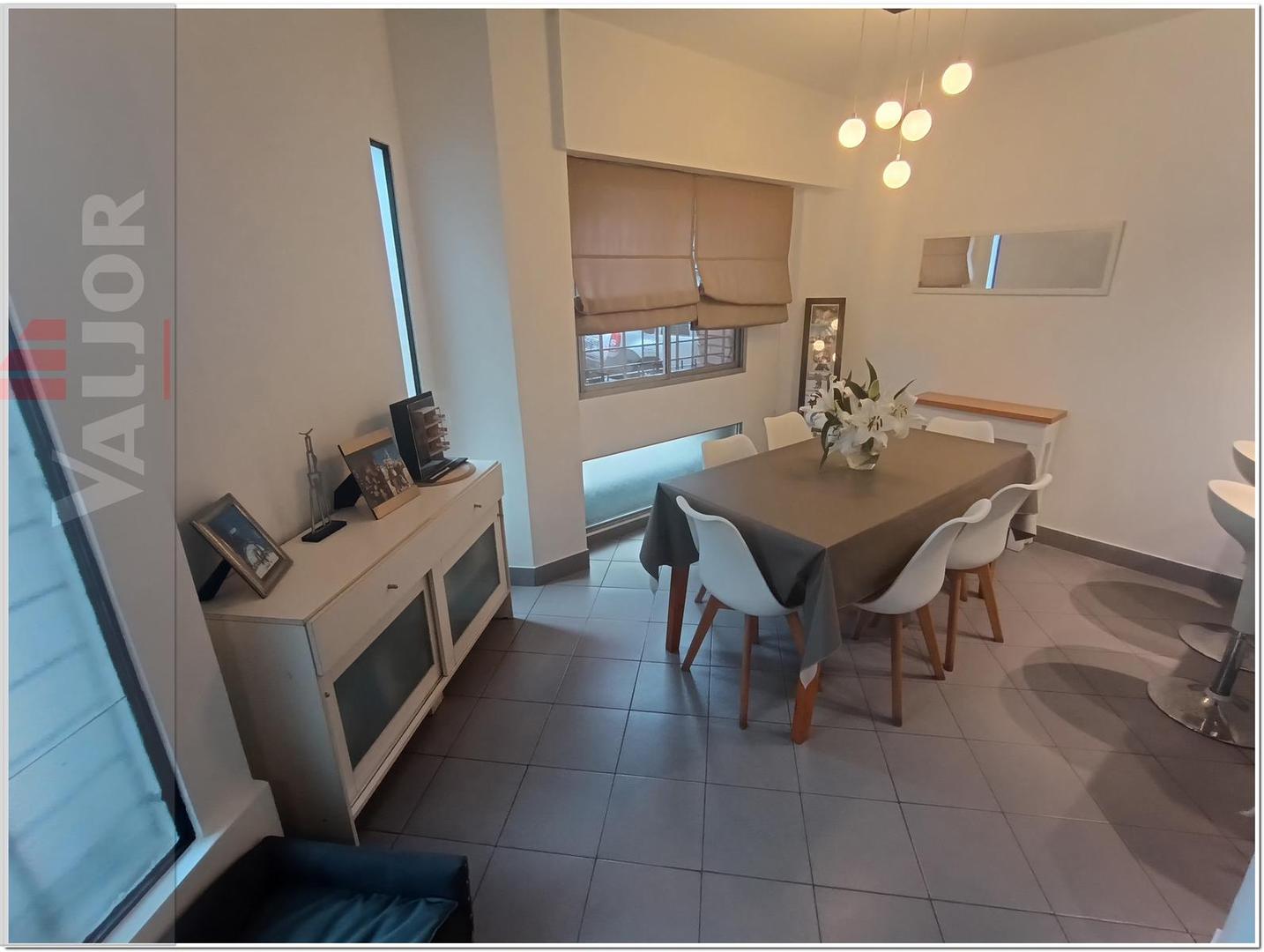Venta Casa en lote propio 4 amb. V. Urquiza - 3 dormitorios, escritorio, play, terrazas, garage 