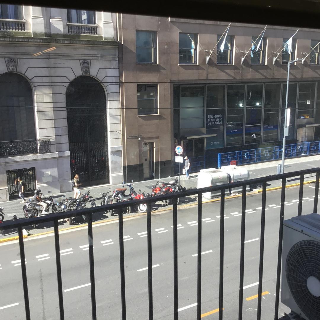 VENTA DEPARTAMENTO CENTRO 3 AMB C/PATIO IDEAL OFI c/ COCHERA