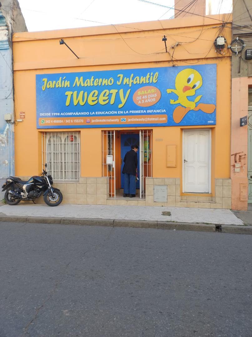 CASA IDEAL JARDÍN DE INFANTES, CLÍNICA, LABORATORIOS Y OFICI