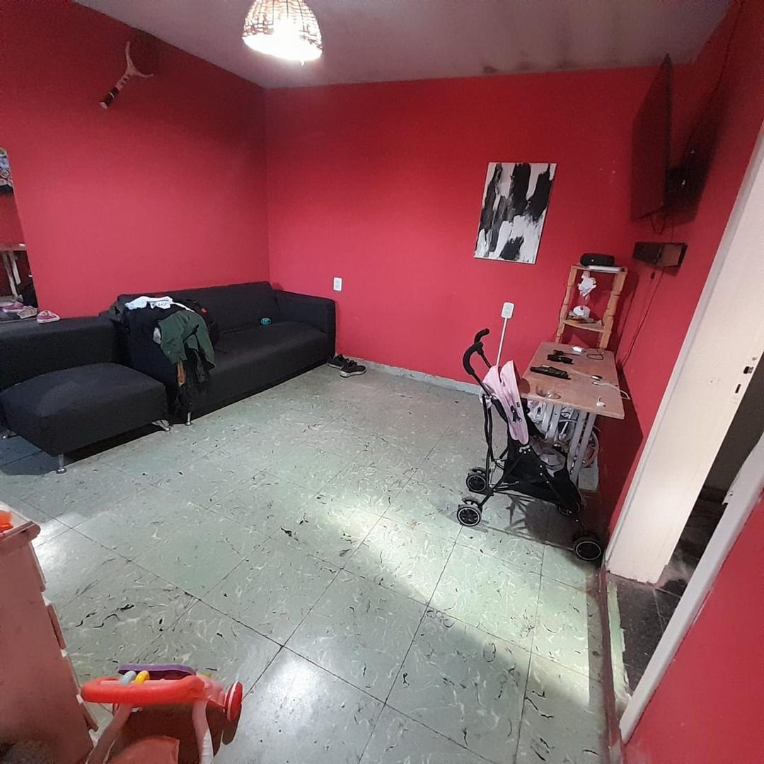 Casa 6 ambientes con 2 baños